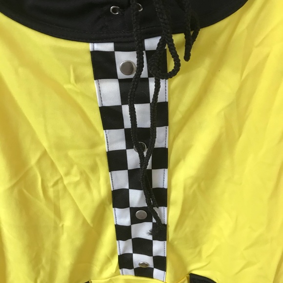 Woman’s Costume - Picture 6 of 12